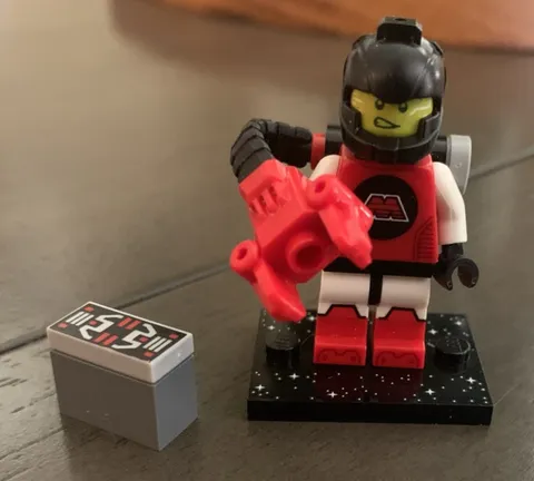 Lego Series 26 Space Minifigures 71046 M-Tron Powerlifter