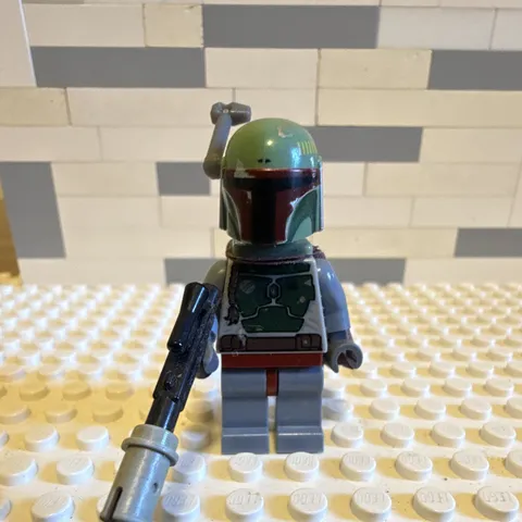 LEGO Star Wars Boba Fett Minifigure Plastic Helmet Jetpack Blaster 2010