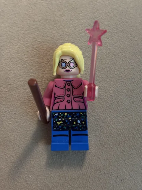 Lego Harry Potter Luna Lovegood w/ Pink Star Wand Minifigure 4841 