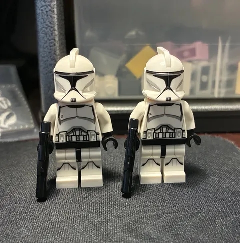 Lot Of 2 Lego Clone Trooper Minifigure Star Wars 75206 sw0910