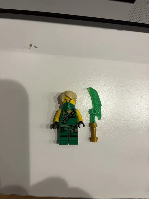 LEGO Ninjago Tournament of Elements Lloyd Elemental Robe njo0123 w/ Jade Blade