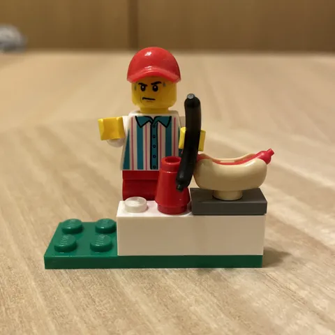 Lego City Street Country Fair Amusement Park Hot Dog Server / Seller Mini Figure