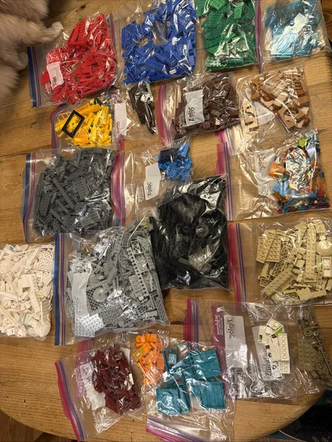 LEGO Color Sorted Bulk Assorted Bricks All Kinds. Some Star Wars See Pics Bagged