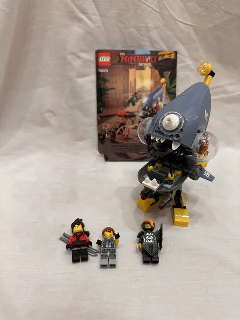 Pre-owned LEGO Movie Pirana Set 70629 Missing  cart and 1 fig