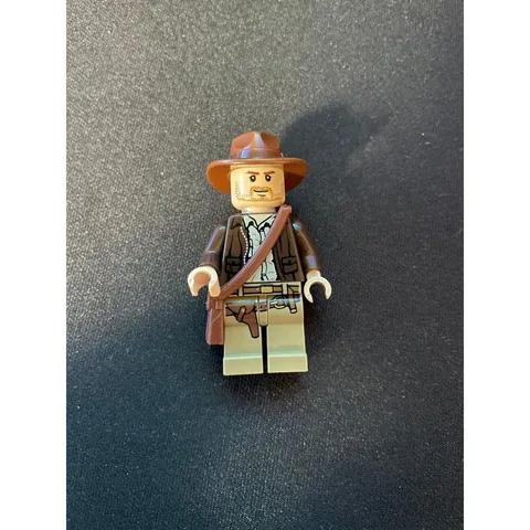 Lego Indiana Jones skull crystal Minifigure 7628