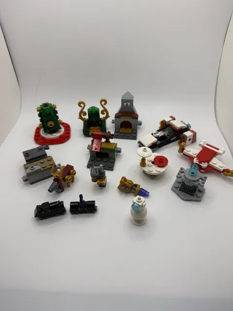 LEGO Super Heroes: Avengers Advent Calendar (76267) & 30663 INCOMPLETE