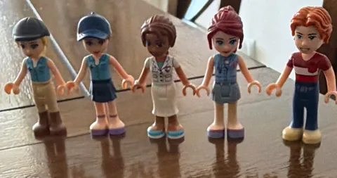 LEGO Female Minifigure Lot of 5 Mixed Figures Plastic Minifigures