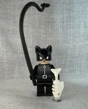 2006 LEGO Catwoman bat003 Dark Purple Trim, Red Lips w/ Whip & Fish Bone