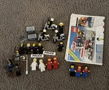 Vintage Lego Lot Of Minifigures 1980’s Spacemen Police Exon Mobile Knights