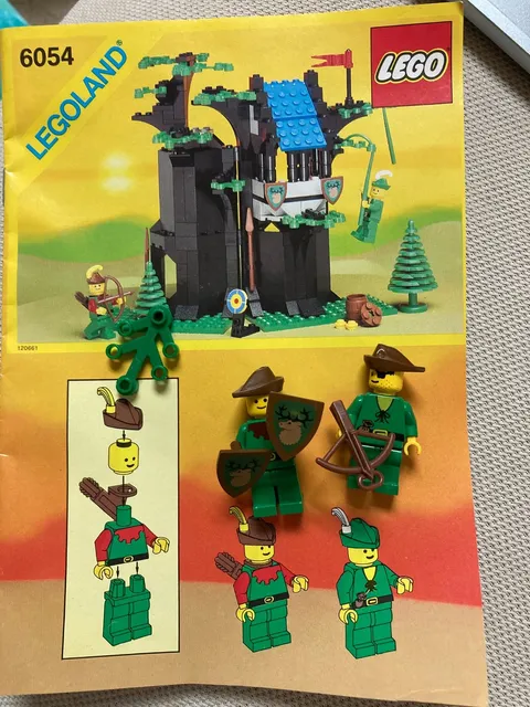 LEGO Forestmen's Hideout 6054 Instruction Manual with 2 figures LEGOLAND 1988