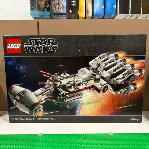 LEGO Star Wars Tantive IV (75244) – 1,768 Pieces, 5 Minifigures + R2-D2