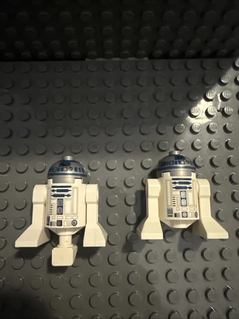 LEGO Star Wars R2-D2 Lot of 2 Minifigures sw1085 Pink Dots sw0527 Red Dots Droid
