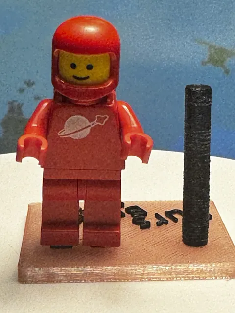 Lego Classic Space Minifigure Red sp005 Rare Retired Torso Crack