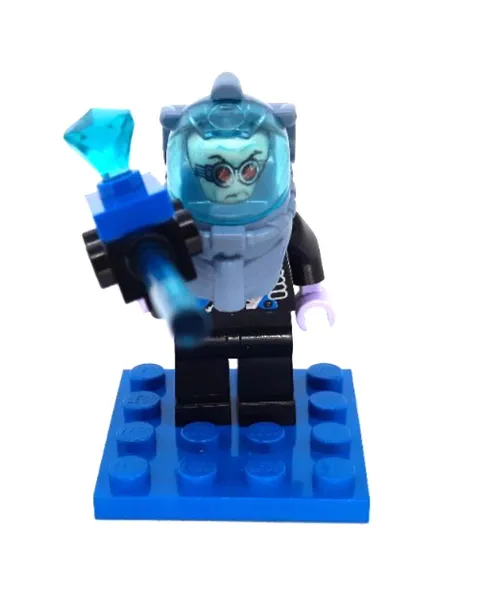 LEGO DC Super Heroes Mr. Freeze Minifigure (sh355) – Retired Set 10737