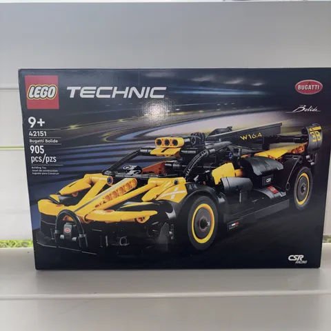 LEGO TECHNIC: Bugatti Bolide (42151) BRAND NEW SEALED(slightly damaged)