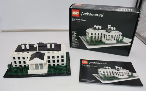  LEGO Architecture: The White House (21006) - with Box + Manual - 