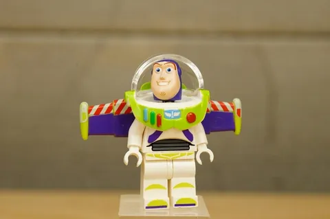 LEGO Toy Minifigure Toy Story Buzz Lightyear 2010 #7597 TOY004