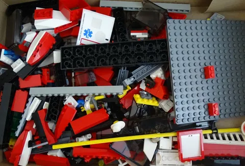 Lego City parts ?? (Ambulance Plane?) about 350 pieces, Hospital booklet
