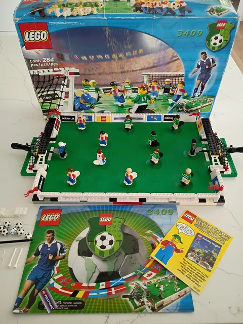 Lego Championship Soccer 3409 Complete w/some extra & replaced parts FIFA World