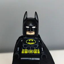 LEGO Batman Minifigure Black And Yellow Suit w/ One Hole Fabric Cape