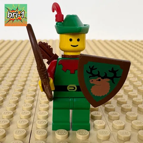 LEGO Castle, Forestmen: Red Tunic Forestman, SHIELD cas137, 6077, FORTRESS, 1989