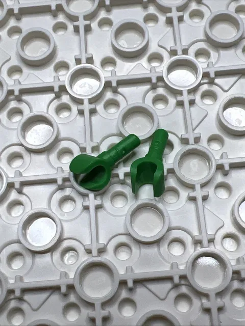 LEGO 983 Bright Green Minifigure Replacement Hands x2 - 1 Pair