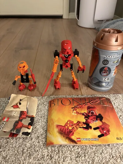 LEGO BIONICLE: Tahu (8534)