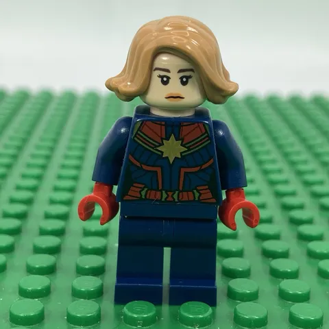 LEGO Super Heroes Minifigure - Captain Marvel Carol Danvers - 76131 76127 sh0555