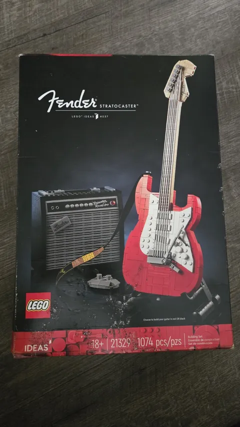 LEGO Ideas Fender Stratocaster 21329 Complete Set 1074pcs 18+ Box