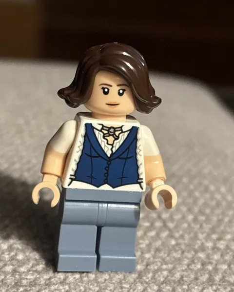 LEGO Idea219 Twilight Minifig - Alice Cullen from The Cullen House set 21354