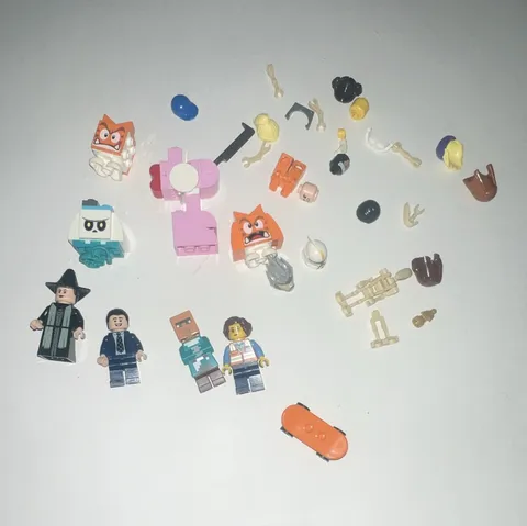 Lego mini figures & accessories lot