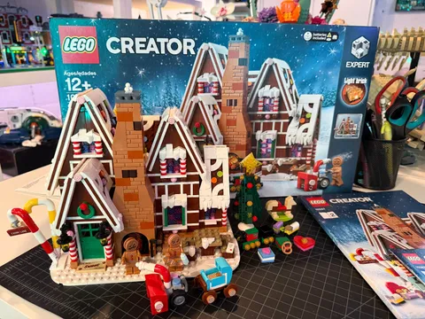 LEGO CREATOR: Gingerbread House (10267) 100% Complete + Box + Instructions.