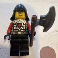 LEGO Castle Knight Minifigure Black Helmet & Armor Figure w/ Axe A29-15