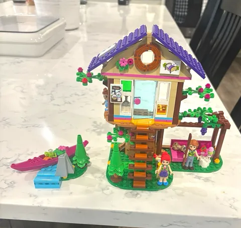 LEGO Friends Forest House 41679 326pcs Complete Set Mia Retired No Box