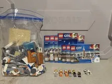 LEGO CITY: Deep Space Rocket and Launch Control (60228)