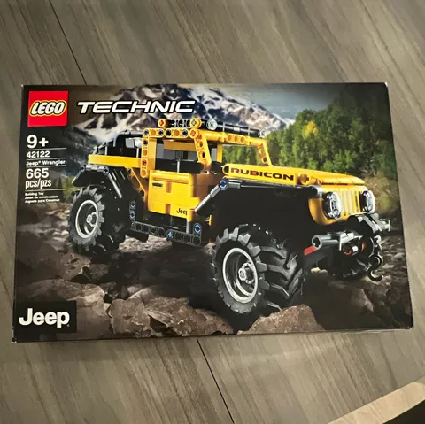LEGO Technic Jeep Wrangler 42122 Set, 665 pcs - never opened