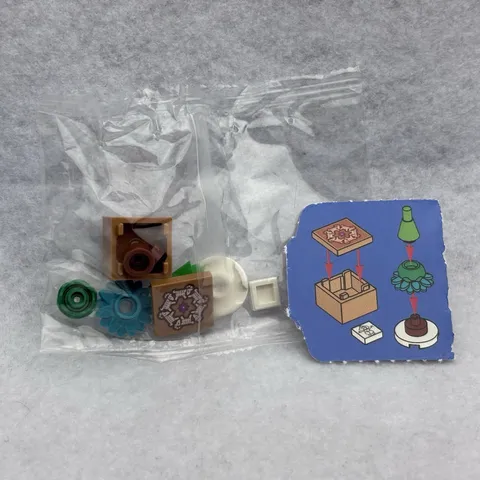 LEGO Advent Calendar 2025, Disney Frozen (Day 20) - Present and Tree