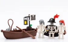 LEGO Castle Pirate skeleton Crew lot of 3  Minifigures w/ Boat NEW  SK1