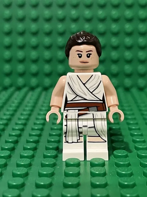 LEGO Star Wars Rey Minifigure White Robe, Jedi, SW1054
