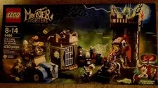 LEGO Monster Fighters 9466 The Crazy Scientist & His Monster 