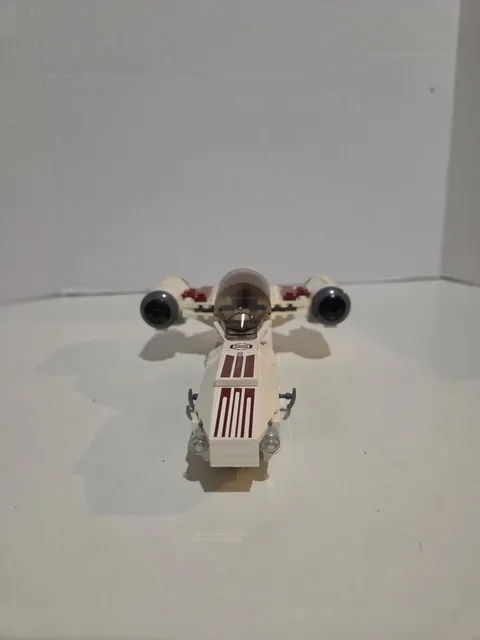 LEGO Star Wars: Freeco Speeder (8085) Complete ship! See details.