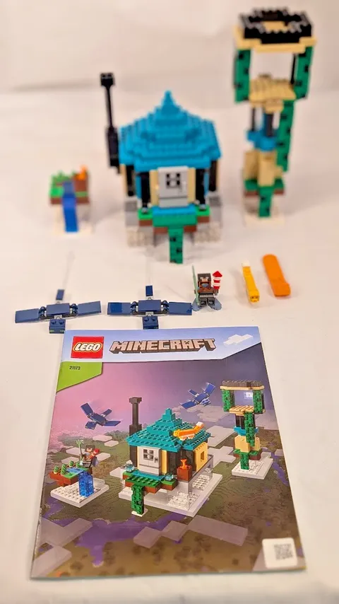 LEGO Minecraft The Sky Tower 21173 Set 100% Complete w/Manual Retired