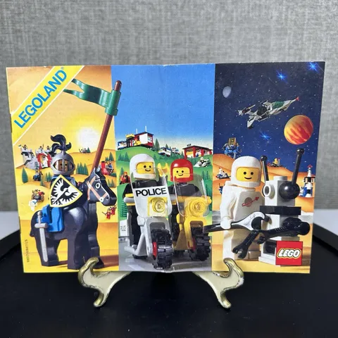 Vintage LEGO LEGOLAND 1985 Catalog Book Castles, Space And Town Parts Pieces