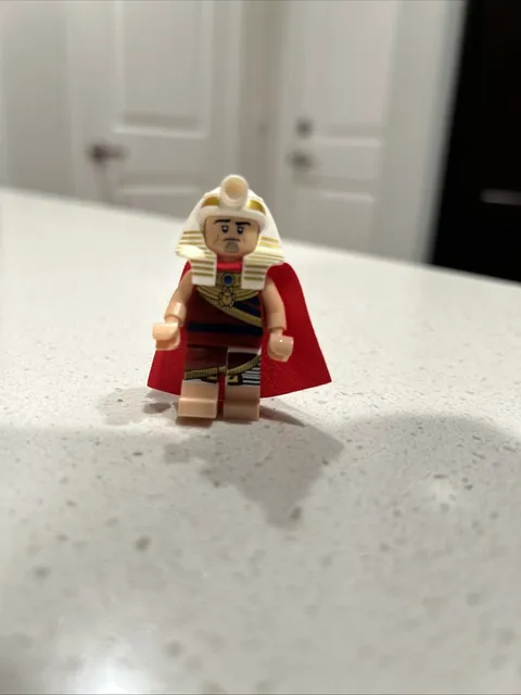 LEGO King Tut Pharaoh Egyptian Minifigure Figure