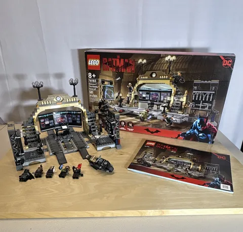 LEGO DC The Batman Batcave: The Riddler Face-off 76183 w/ Box and Manual