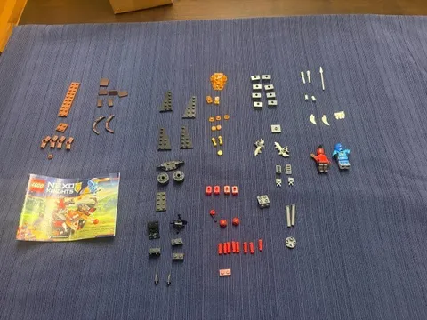 LEGO NEXO KNIGHTS: The Glob Lobber (70318) 100% Complete RETIRED w/ Instructions