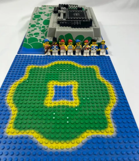 Vtg Lego Rock Island Refuge 3D Base w/ Pirate Minifigs ~ Incomplete