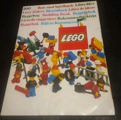 ⭐Lego Building Town Book 1985 Magazine Catalog⭐