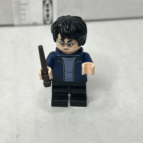 Lego MiniFigure, HARRY POTTER w/Dark Blue open Jacket, 76388 hp288 Hogsmead Vill