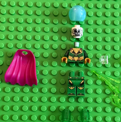 New LEGO Mysterio Minifigure (76342)
